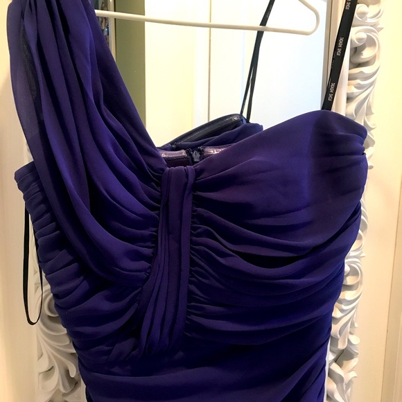 Tadashi Shoji dress size 6. - Picture 2 of 3